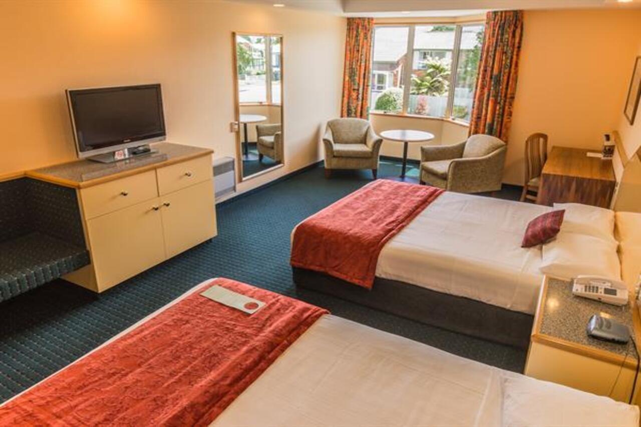 Distinction Luxmore Hotel Te Anau Esterno foto