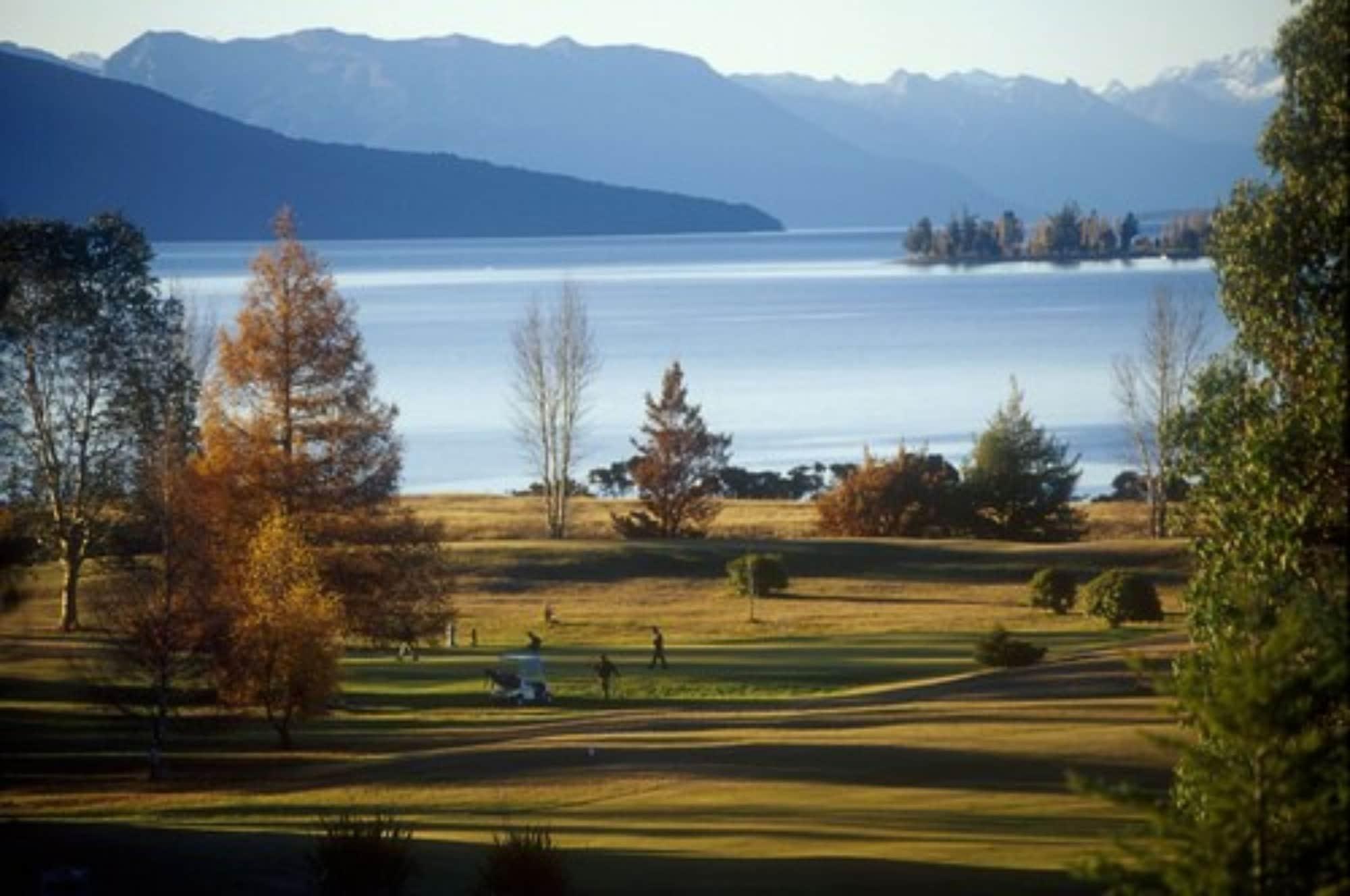Distinction Luxmore Hotel Te Anau Esterno foto