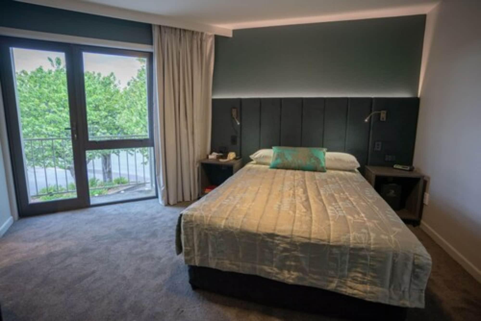 Distinction Luxmore Hotel Te Anau Esterno foto
