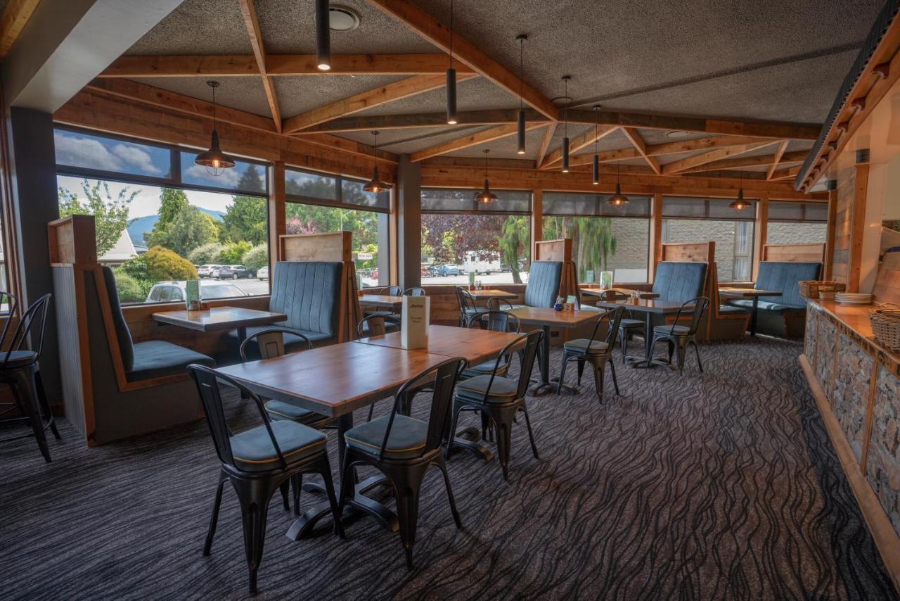 Distinction Luxmore Hotel Te Anau Esterno foto