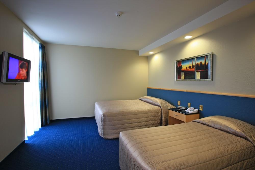 Distinction Luxmore Hotel Te Anau Esterno foto