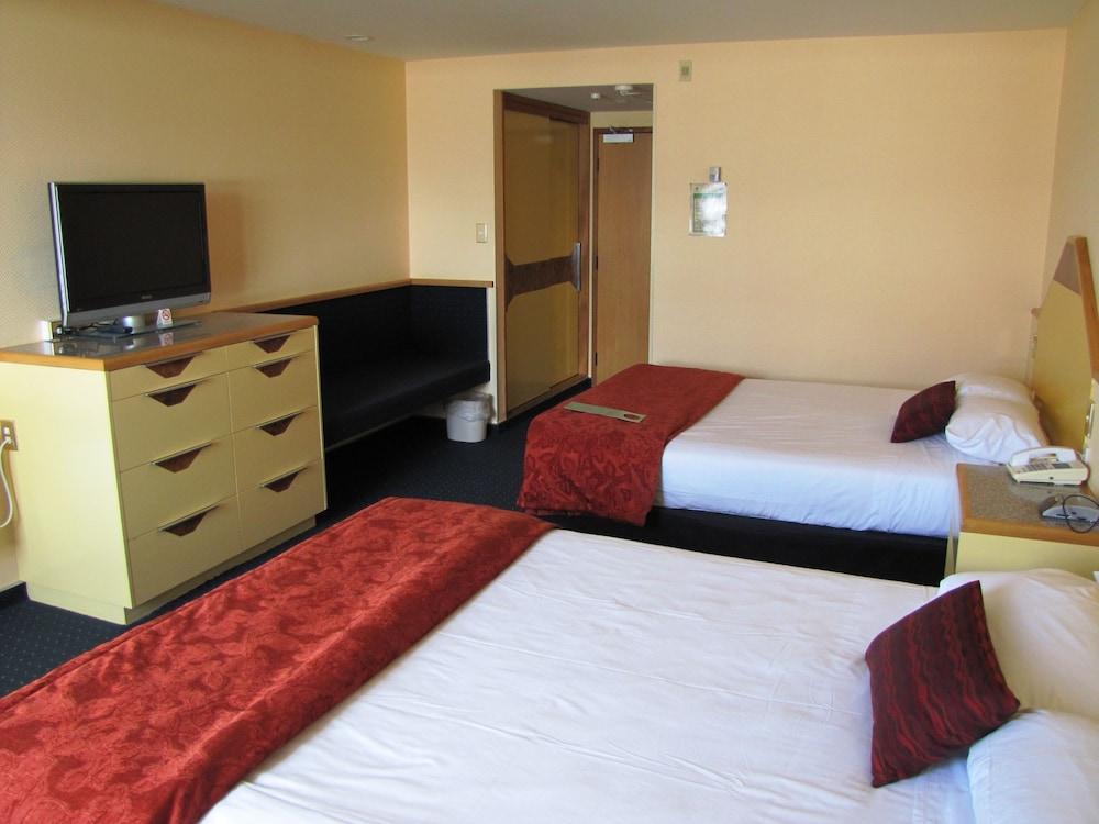 Distinction Luxmore Hotel Te Anau Esterno foto