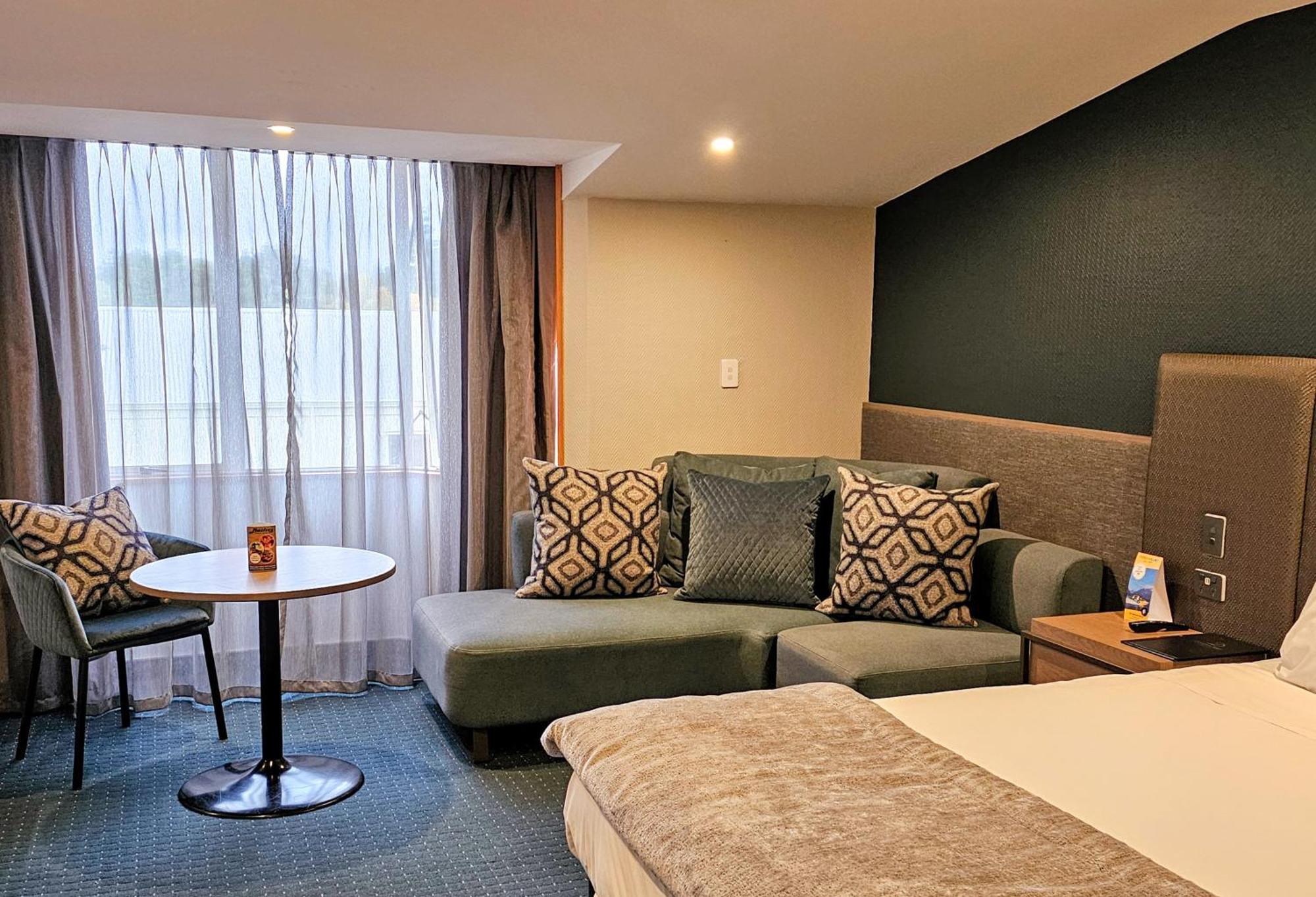 Distinction Luxmore Hotel Te Anau Esterno foto
