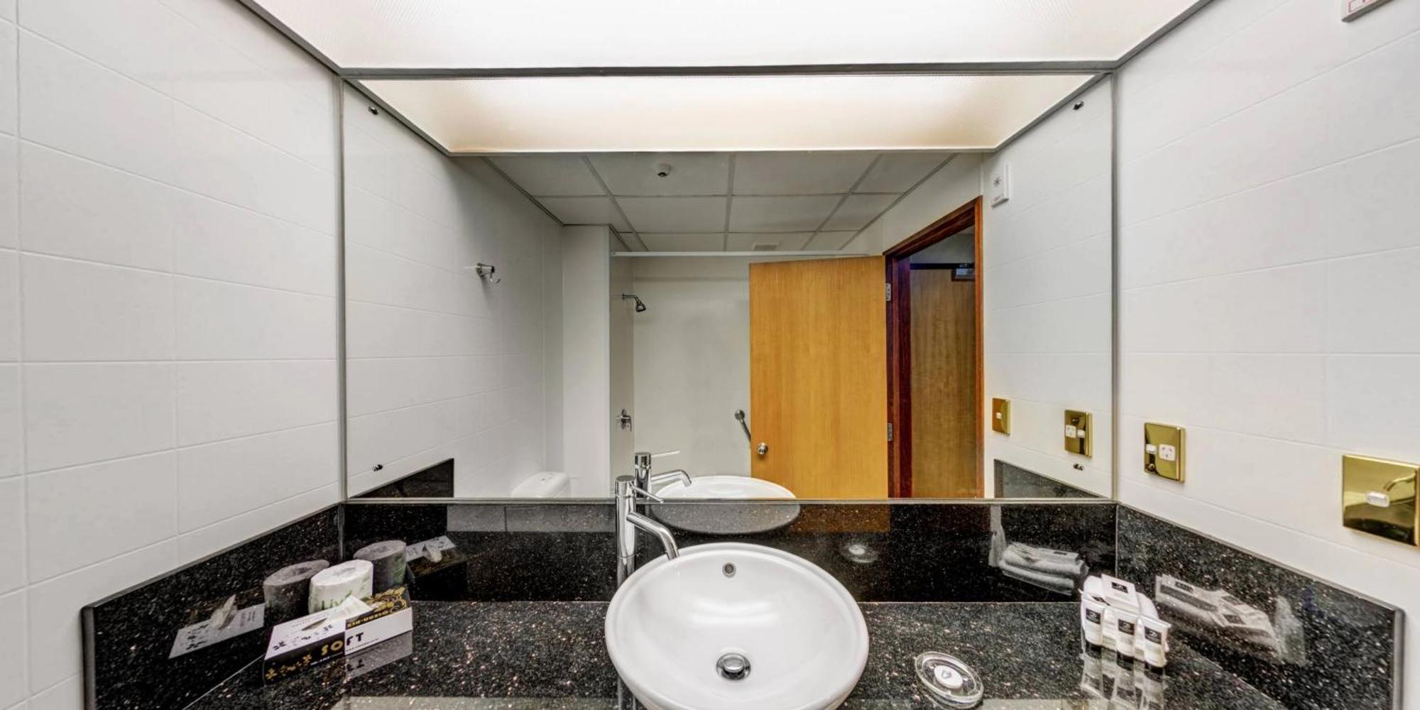 Distinction Luxmore Hotel Te Anau Esterno foto