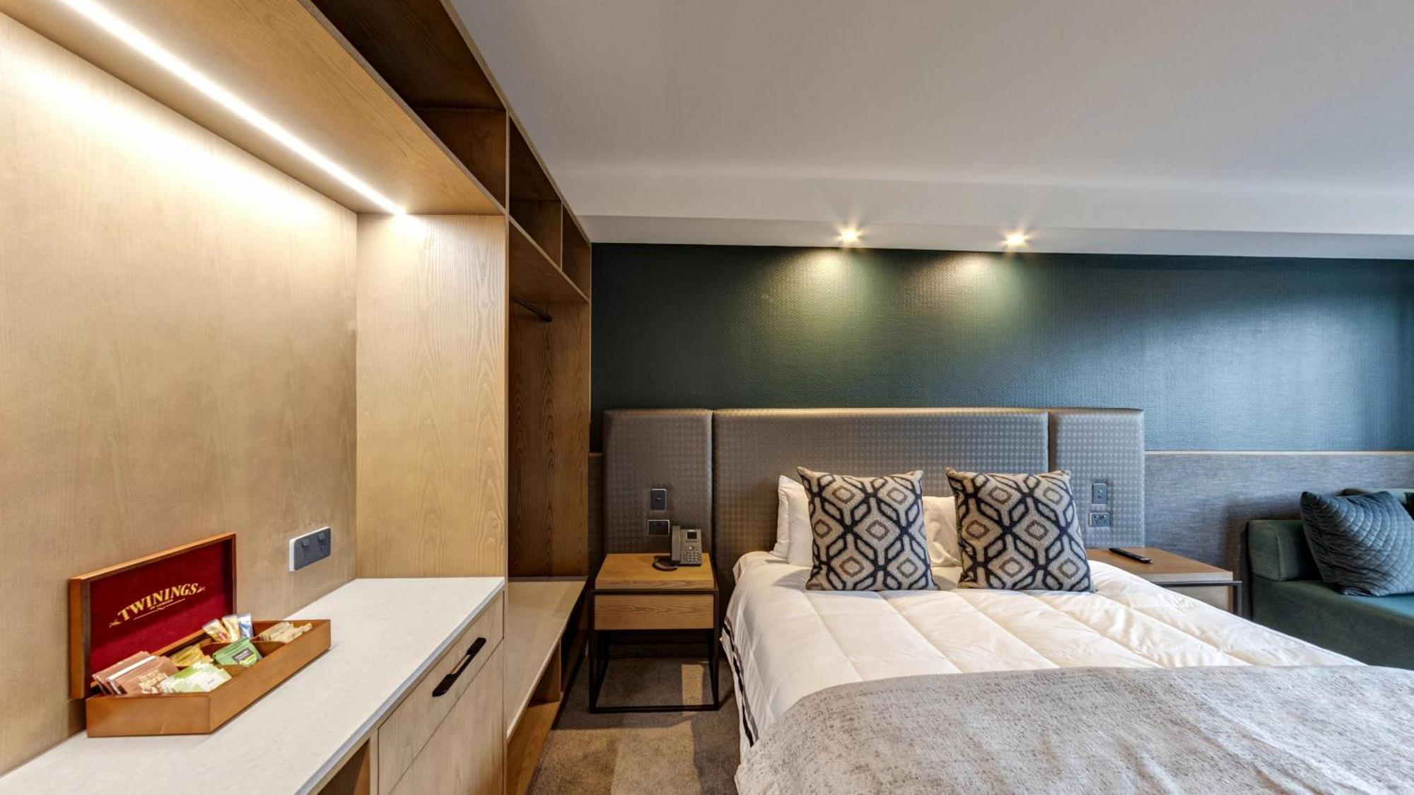 Distinction Luxmore Hotel Te Anau Esterno foto