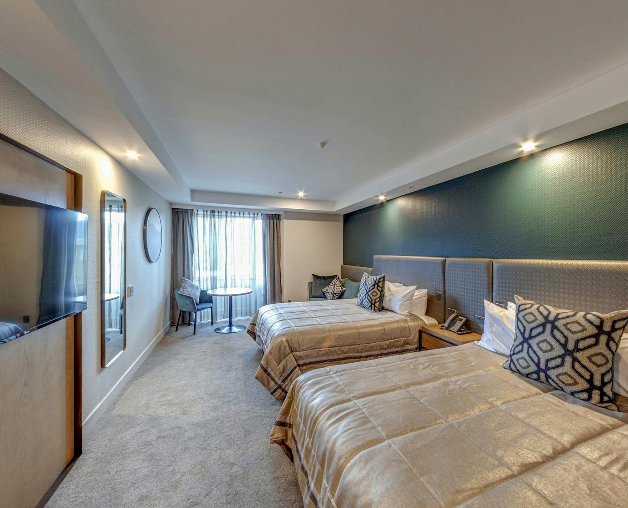 Distinction Luxmore Hotel Te Anau Esterno foto
