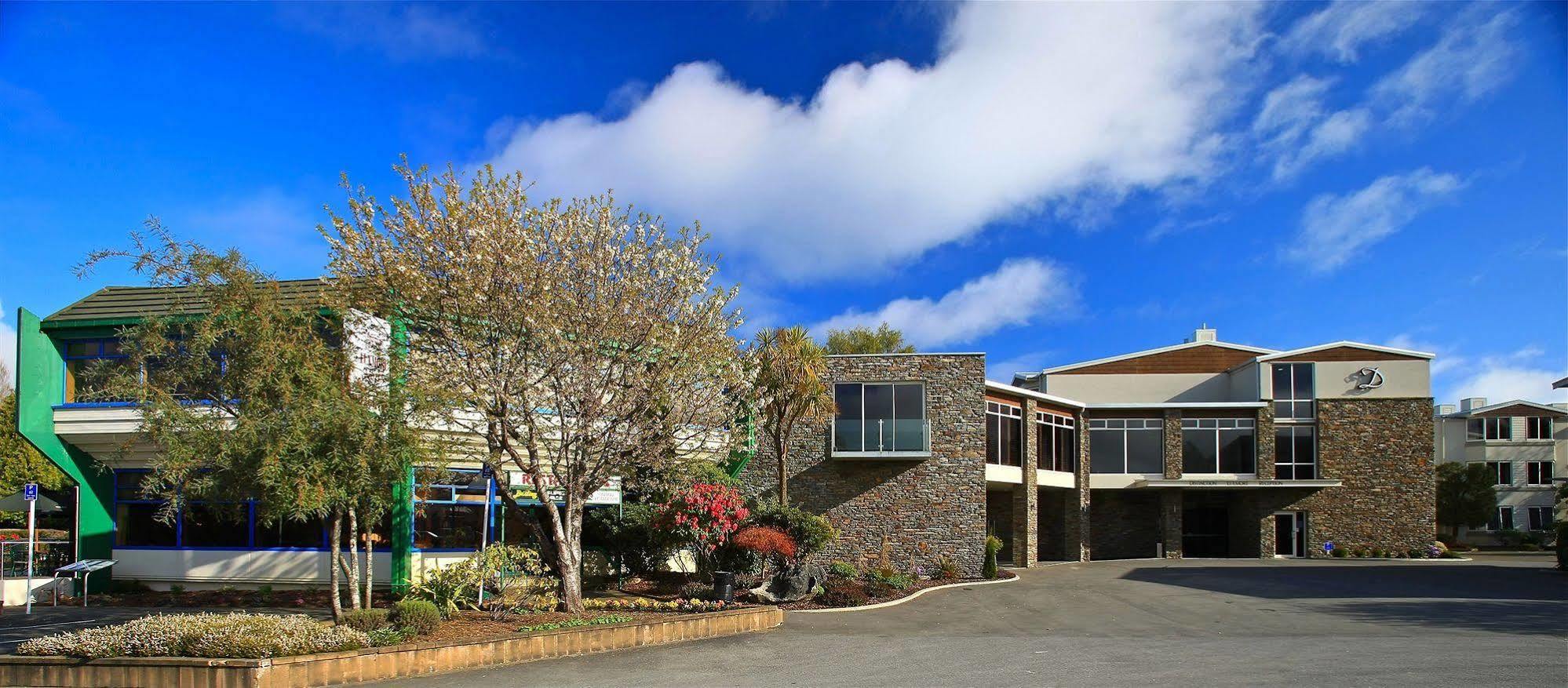 Distinction Luxmore Hotel Te Anau Esterno foto