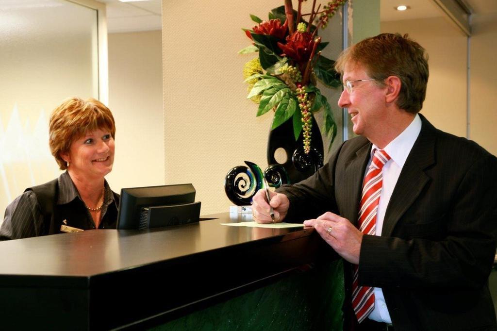 Distinction Luxmore Hotel Te Anau Esterno foto