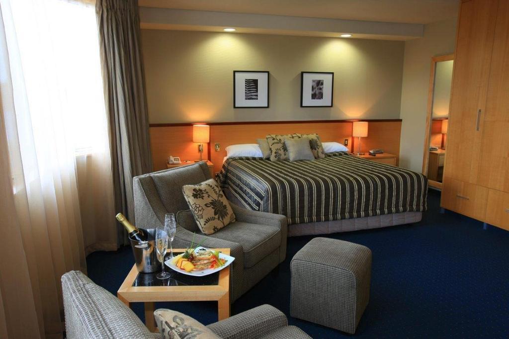 Distinction Luxmore Hotel Te Anau Esterno foto